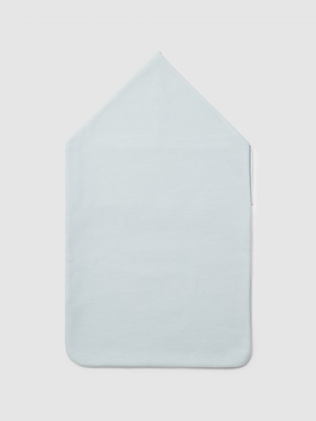 Double jersey sleeping blanket with faux fur interior