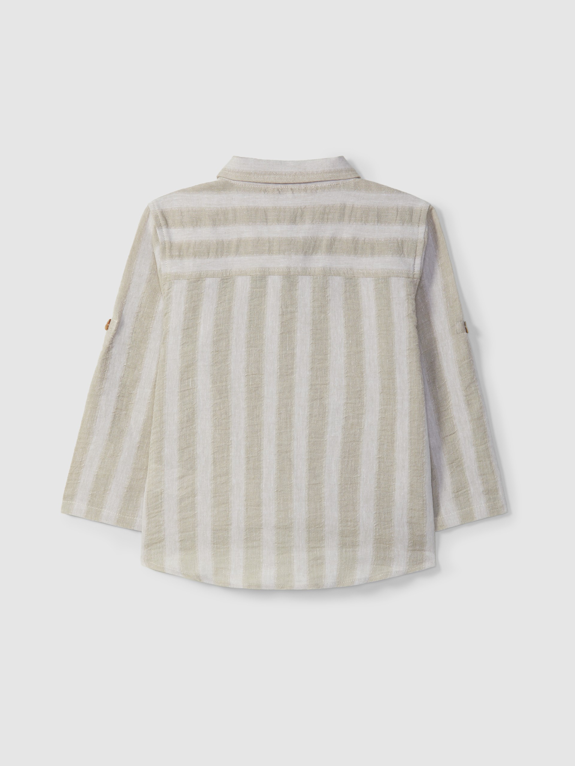 Linen shirt with natural appearance