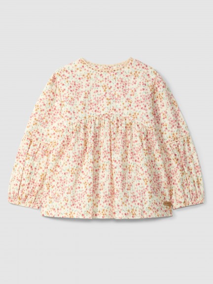 Floral blouse with lace details