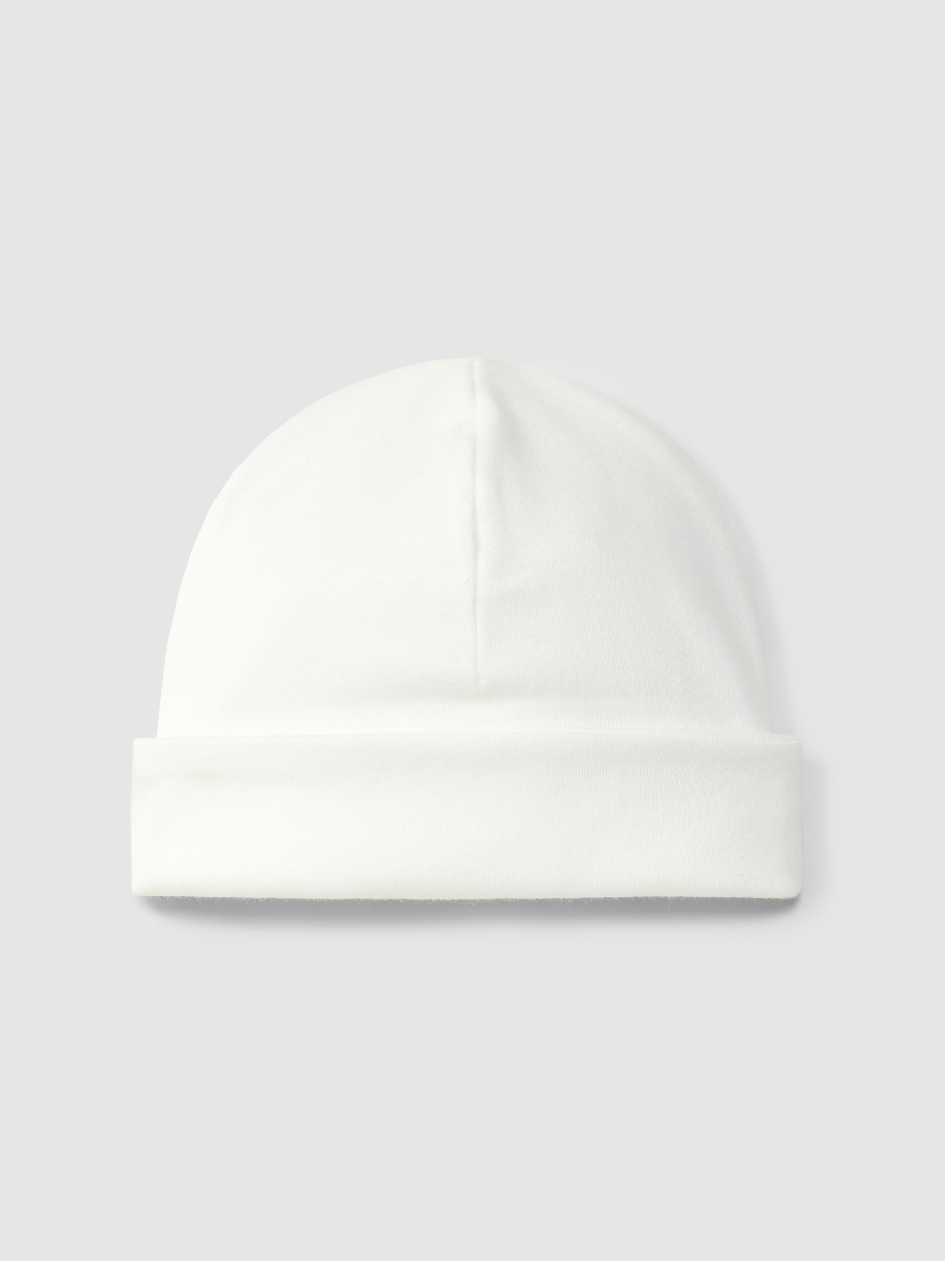 Gorro con detalle bordado