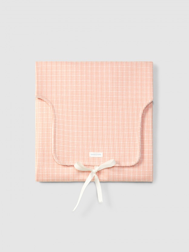 Jacquard knit diaper changing mat with checkered pattern Jacquard knit diaper changing mat with checkered pattern