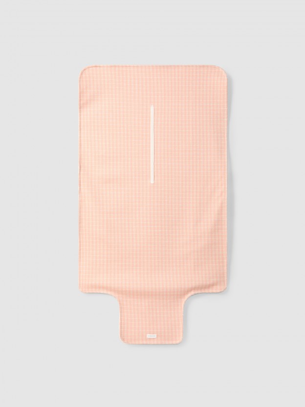 Jacquard knit diaper changing mat with checkered pattern Jacquard knit diaper changing mat with checkered pattern