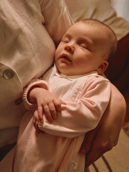 Babygrow plissures et dentelle d�licate