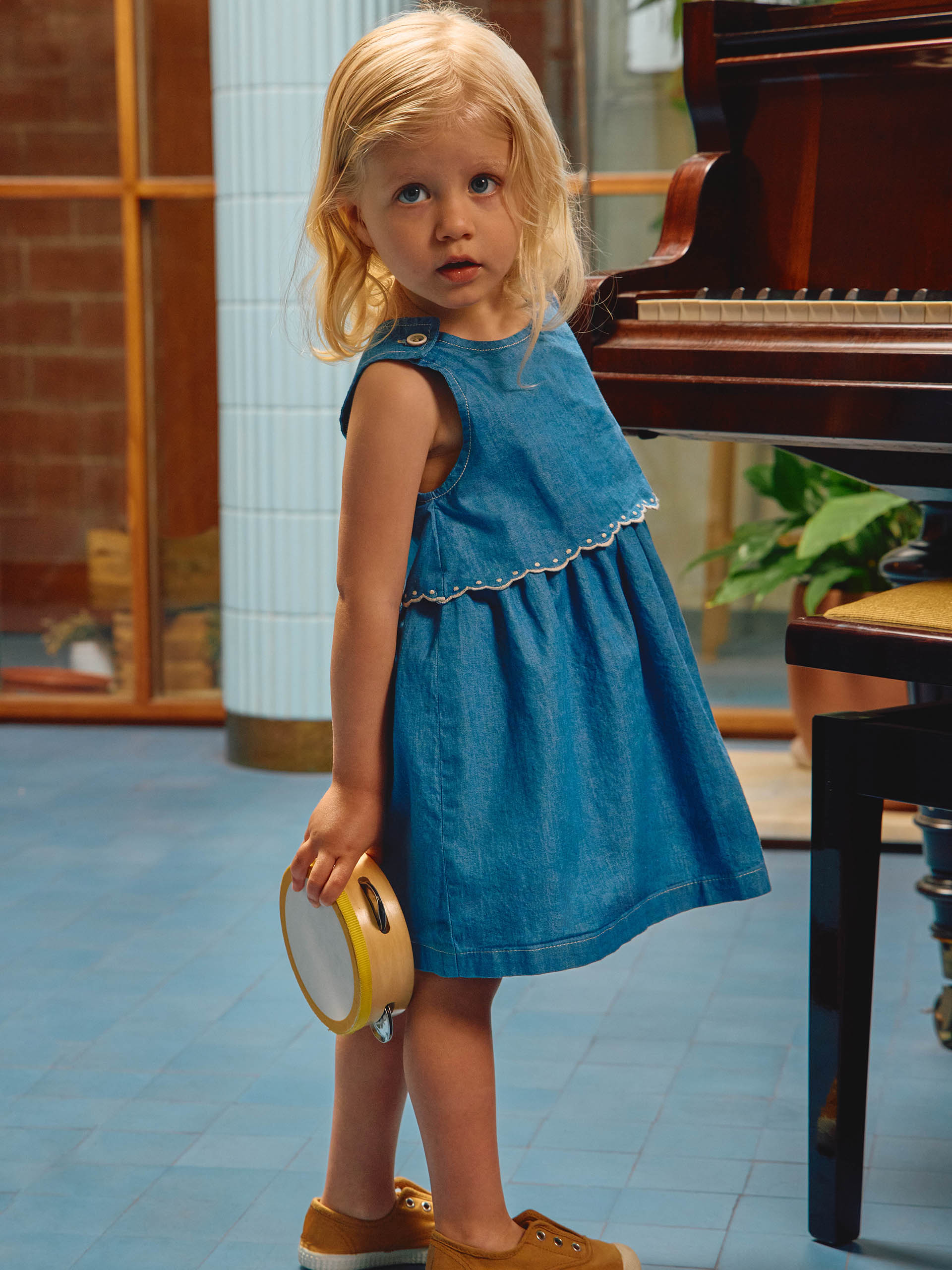 Thin denim dress with embroidered details