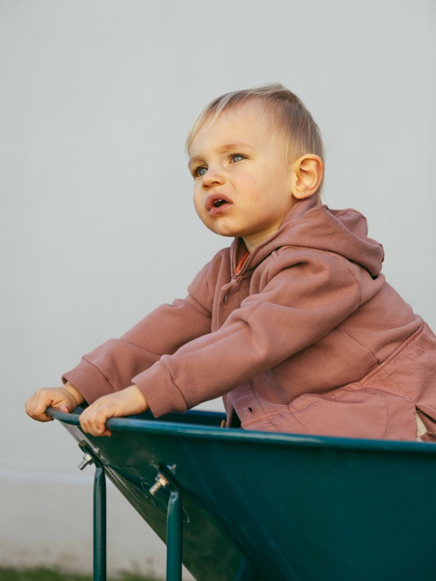 Gilet � capuche en peluche