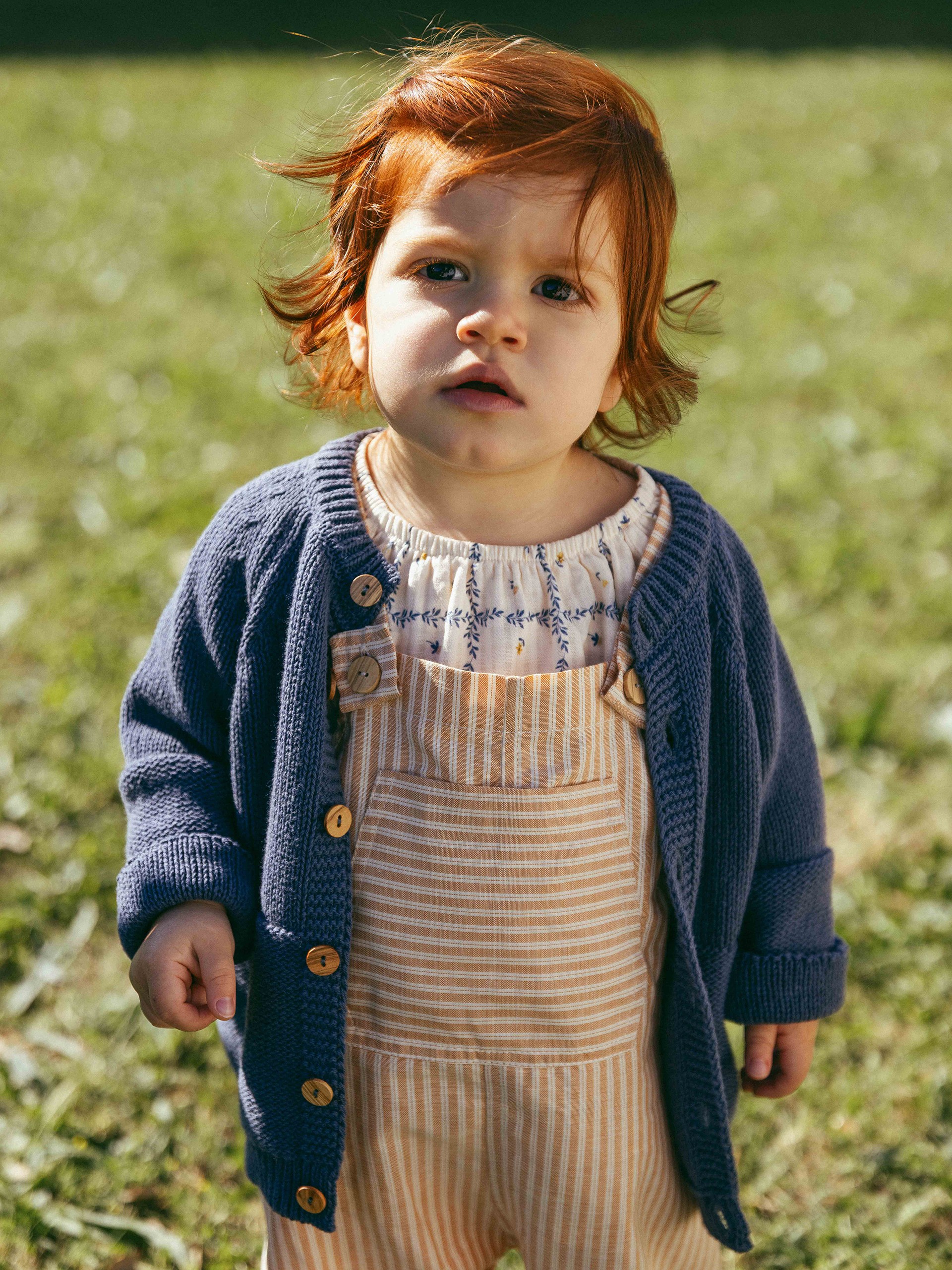 Knitted cardigan round neckline