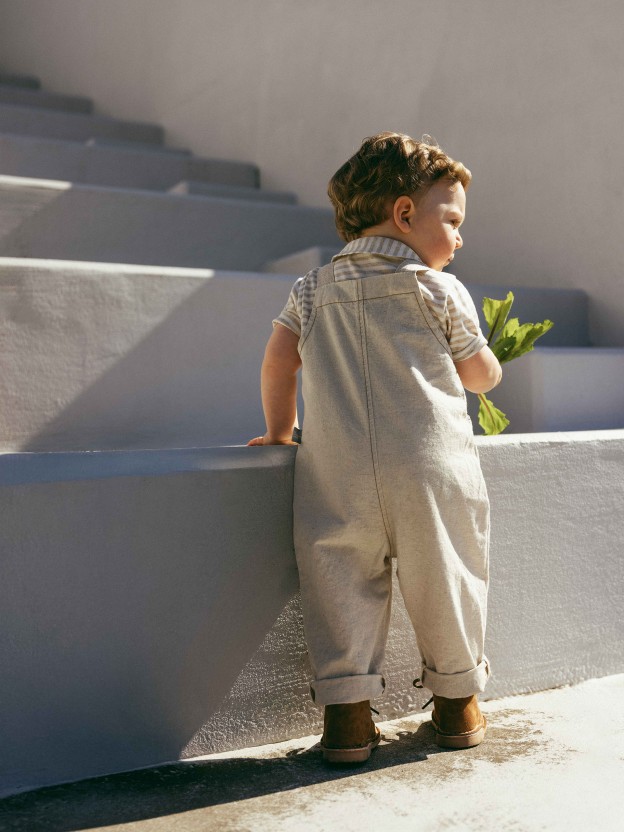 Organic style dungarees with pockets Organic style dungarees with pockets