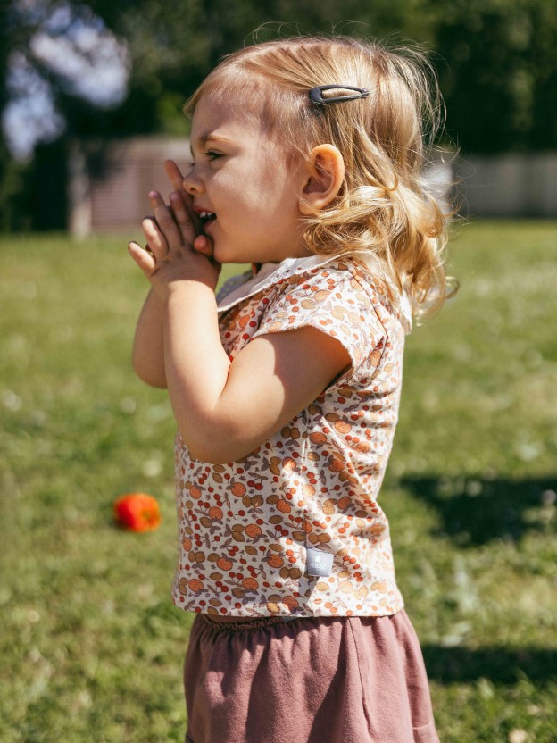 T-shirt in printed jersey with embroidered detail T-shirt in printed jersey with embroidered detail