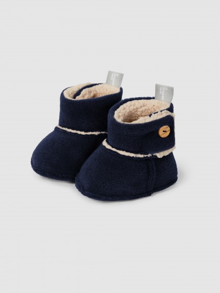 Fleece booties with fur
