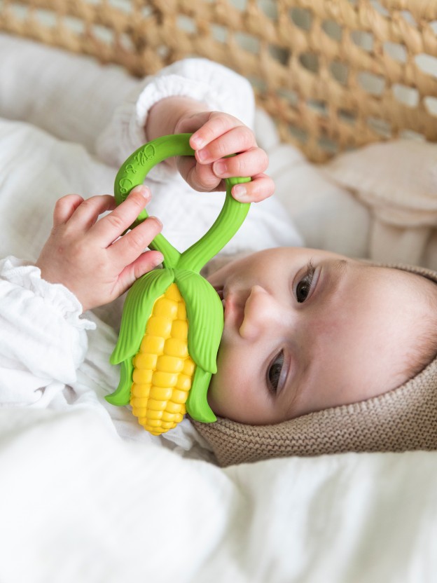 Corn Rattle Toy Oli&Carol Corn Rattle Toy Oli&Carol