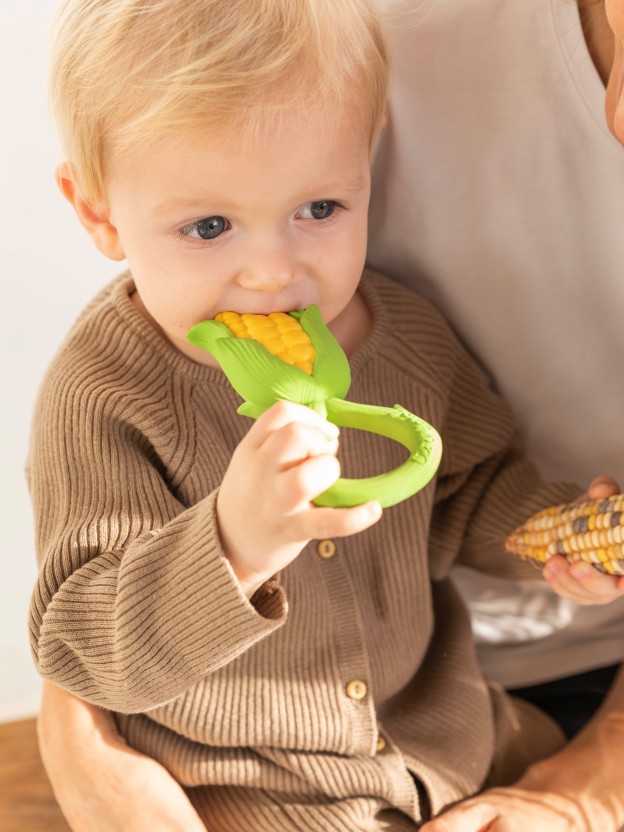 Corn Rattle Toy Oli&Carol Corn Rattle Toy Oli&Carol