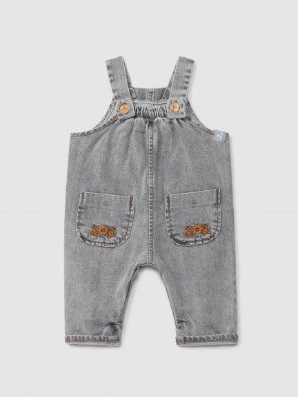Peto en denim de algod�n org�nico con detalle de bordado