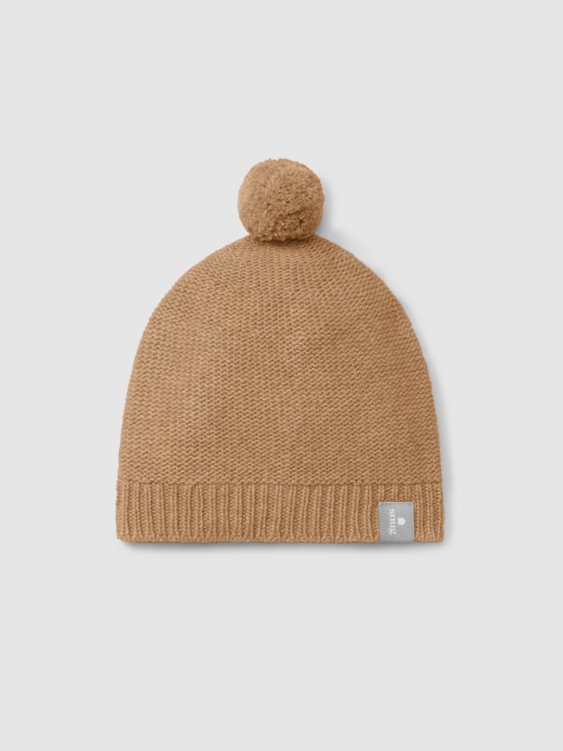 Gorro tricotado com pom-pom Gorro tricotado com pom-pom