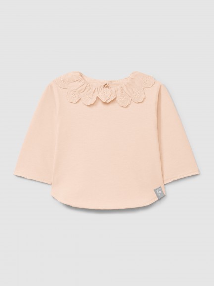Organic cotton longsleeve with ruffled English embroidery collar Organic cotton longsleeve with ruffled English embroidery collar