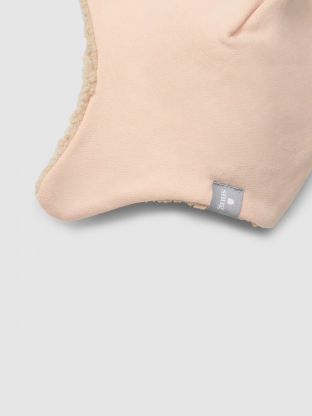 Bonnet en peluche avec pompon et doublure en fourrure Bonnet en peluche avec pompon et doublure en fourrure