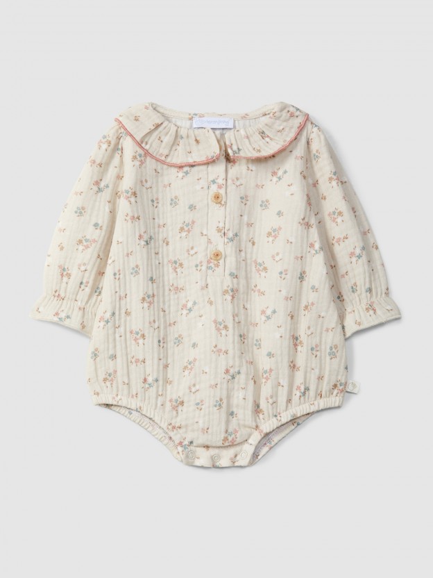 Shortie in floral gauze with ruffle collar Shortie in floral gauze with ruffle collar