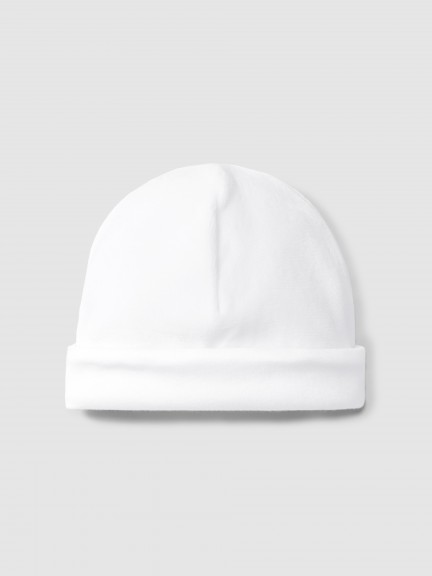 Gorro em veludo com detalhe em ponto cruz Gorro em veludo com detalhe em ponto cruz