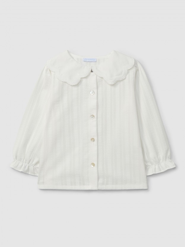 Blusa em tecido texturado delicado Blusa em tecido texturado delicado