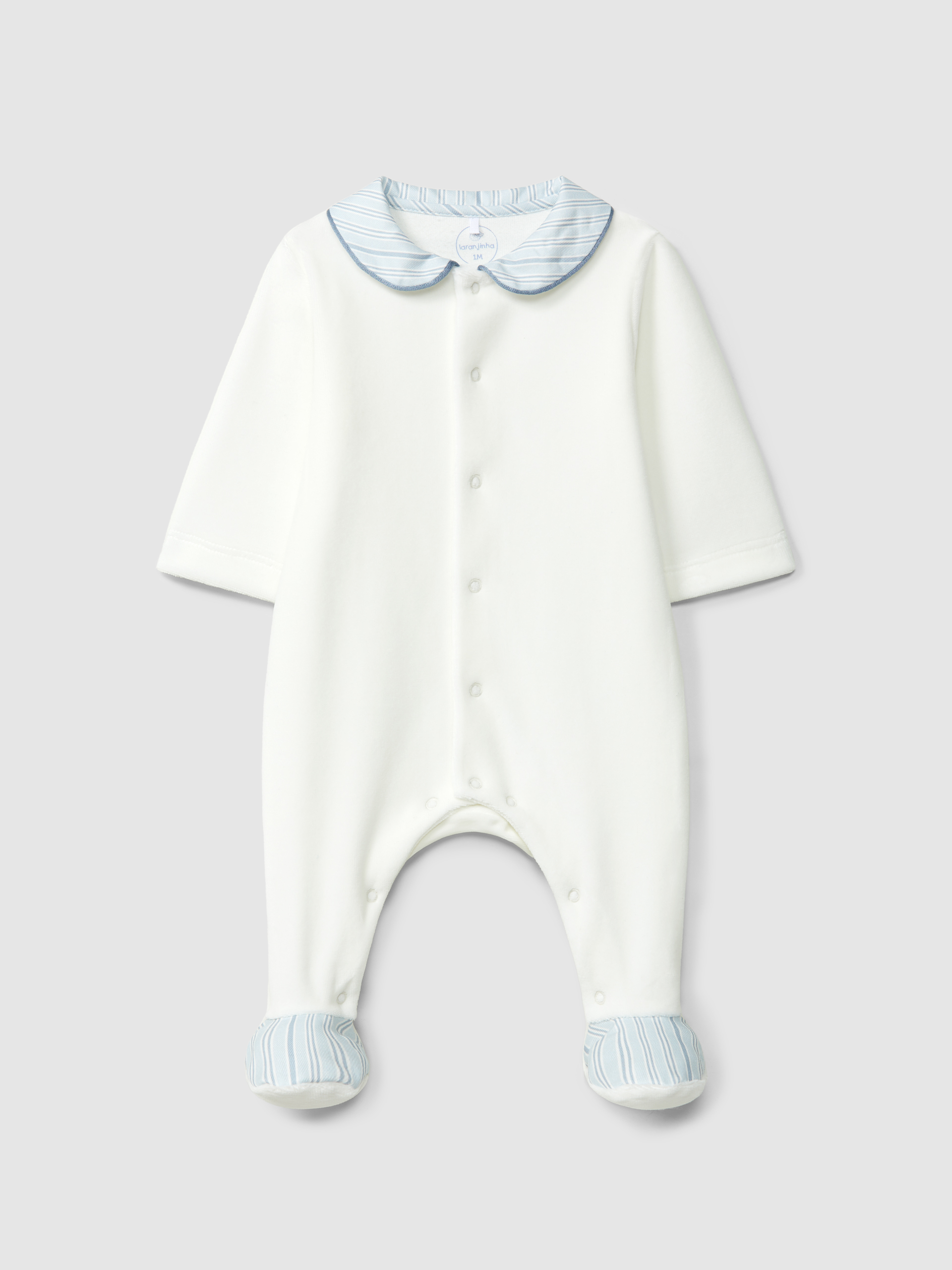 Babygrow em veludo com gola redonda em tecido estampado