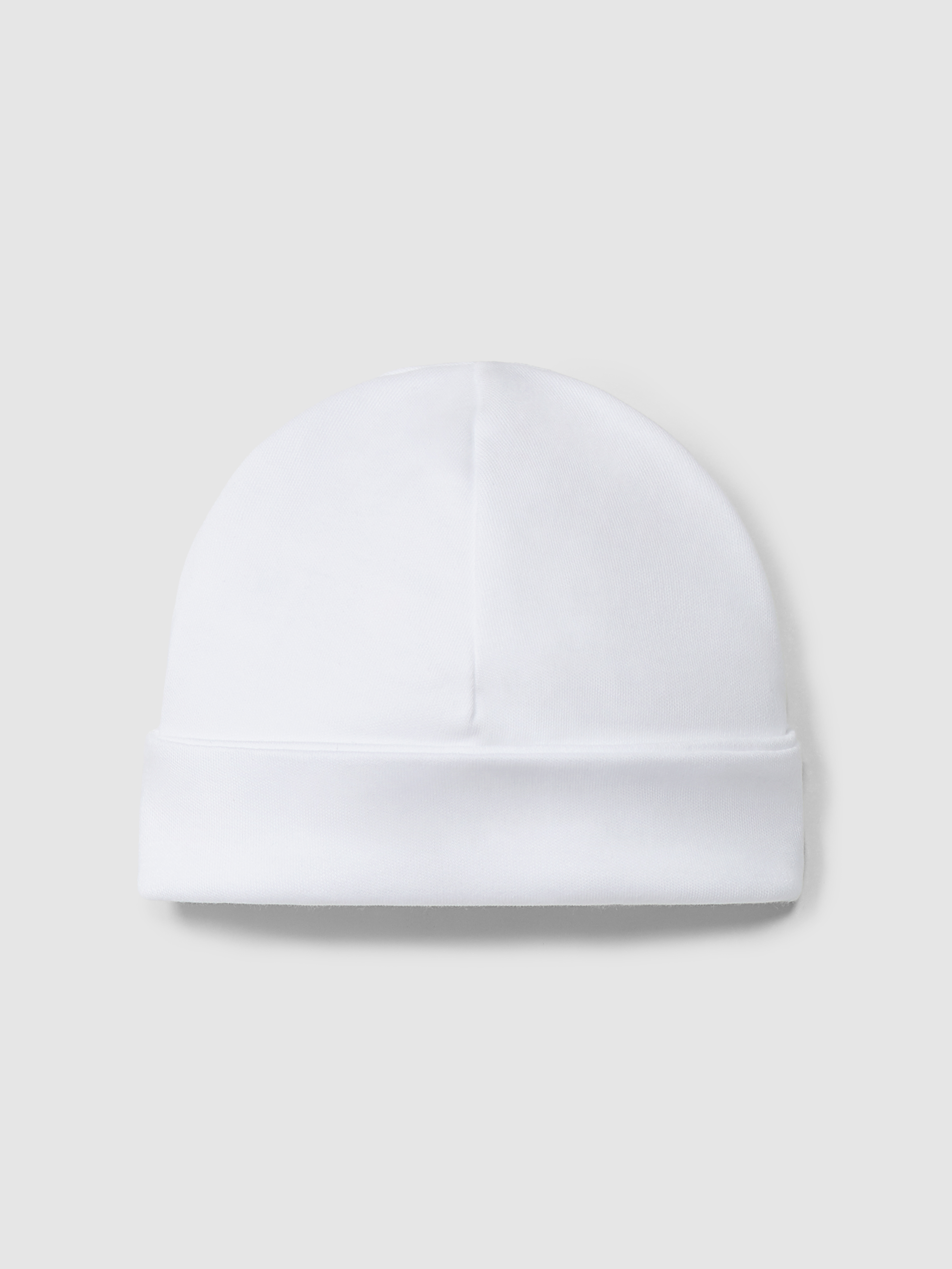 Gorro com detalhe bordado