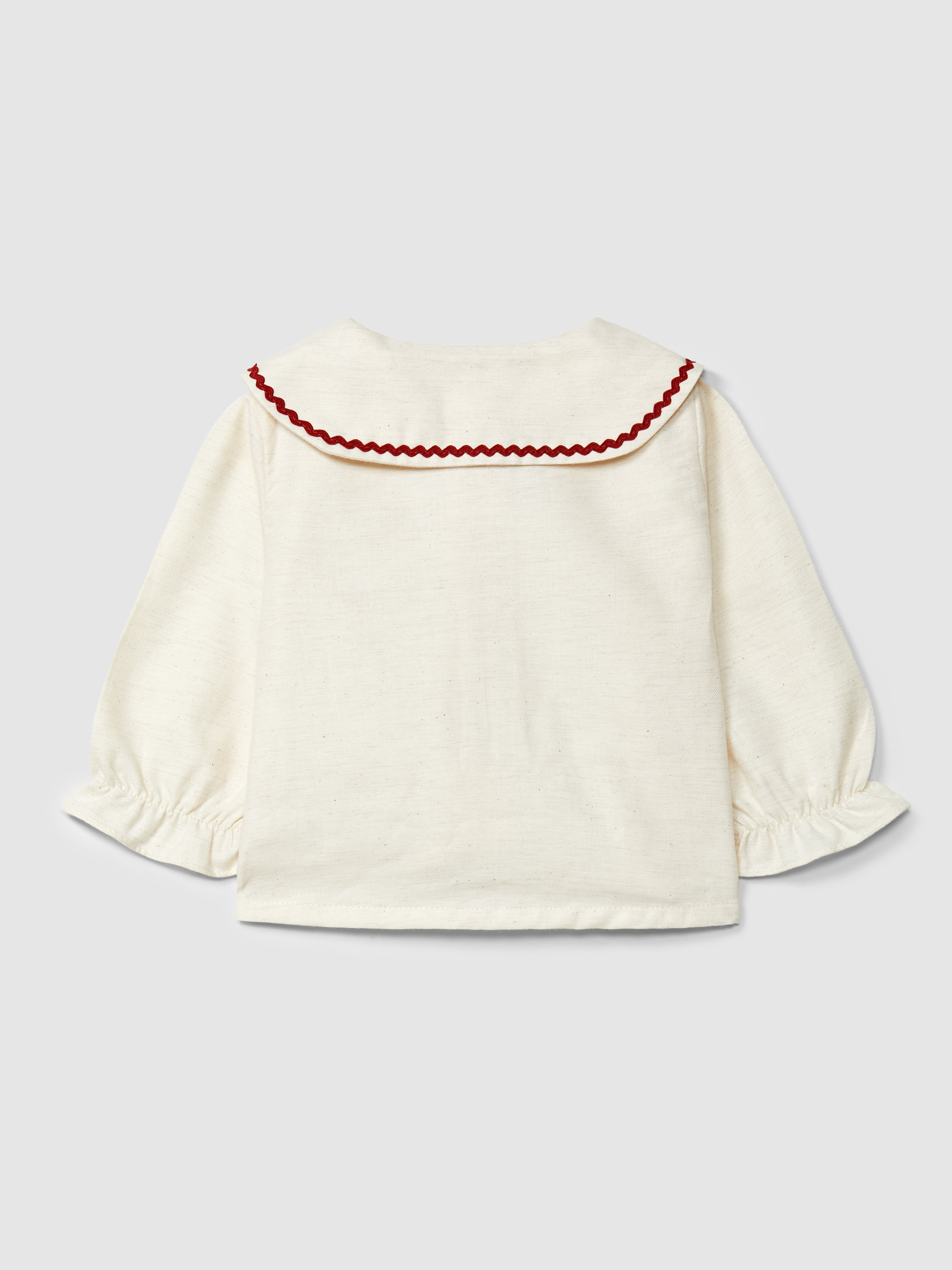 Blouse with rickrack detail in contrast colour