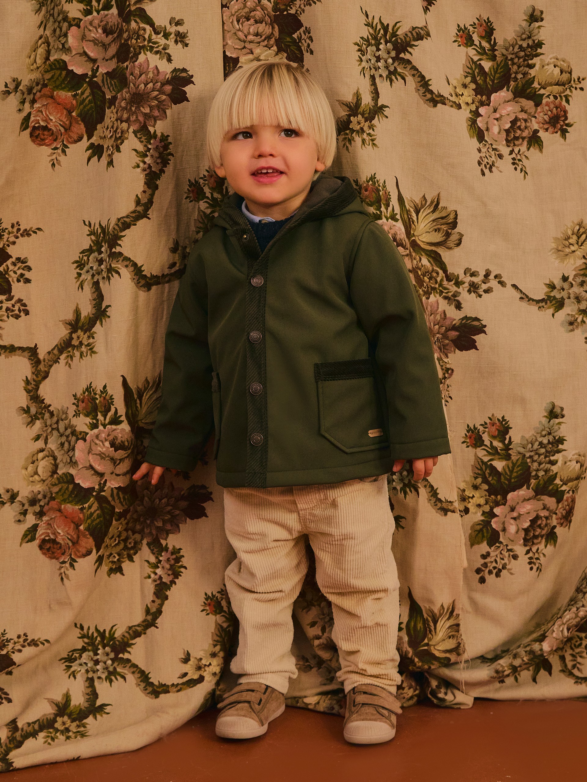 Pull-up corduroy pants with four pockets