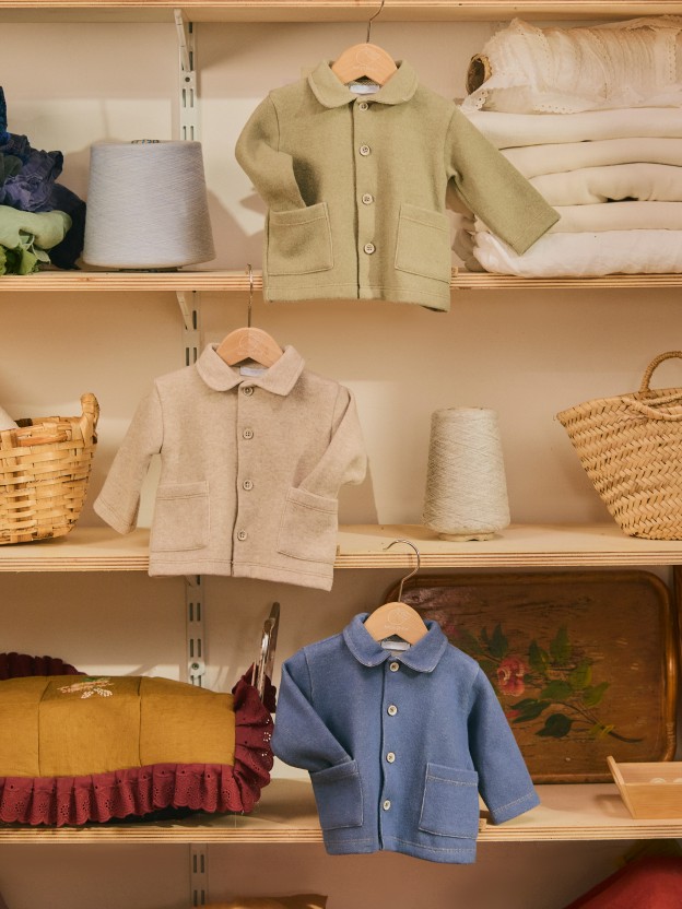 Camisa em malha dupla com bolsos Camisa em malha dupla com bolsos