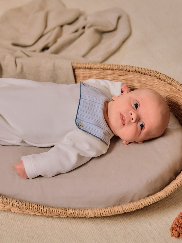Babygrow en velours avec d�tail en tissu imprim�