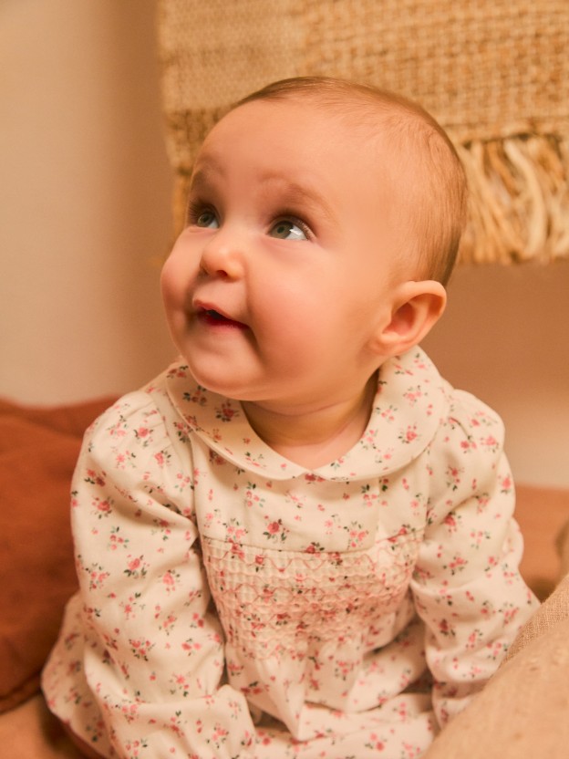 Robe fleurie avec smocks Robe fleurie avec smocks