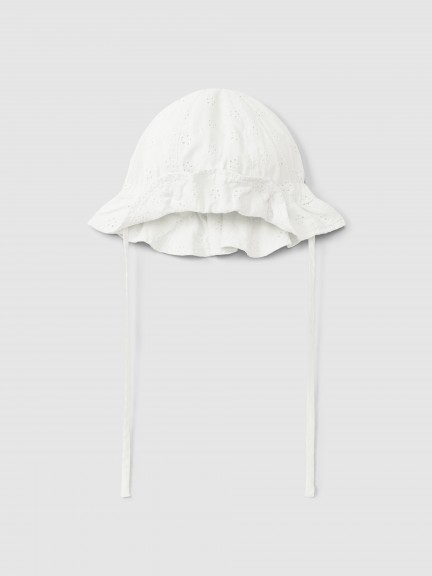 Hat in English embroidery with ribbon