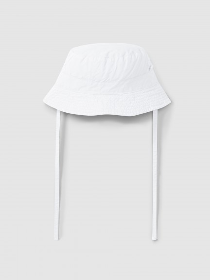 Sombrero liso con cinta Sombrero liso con cinta