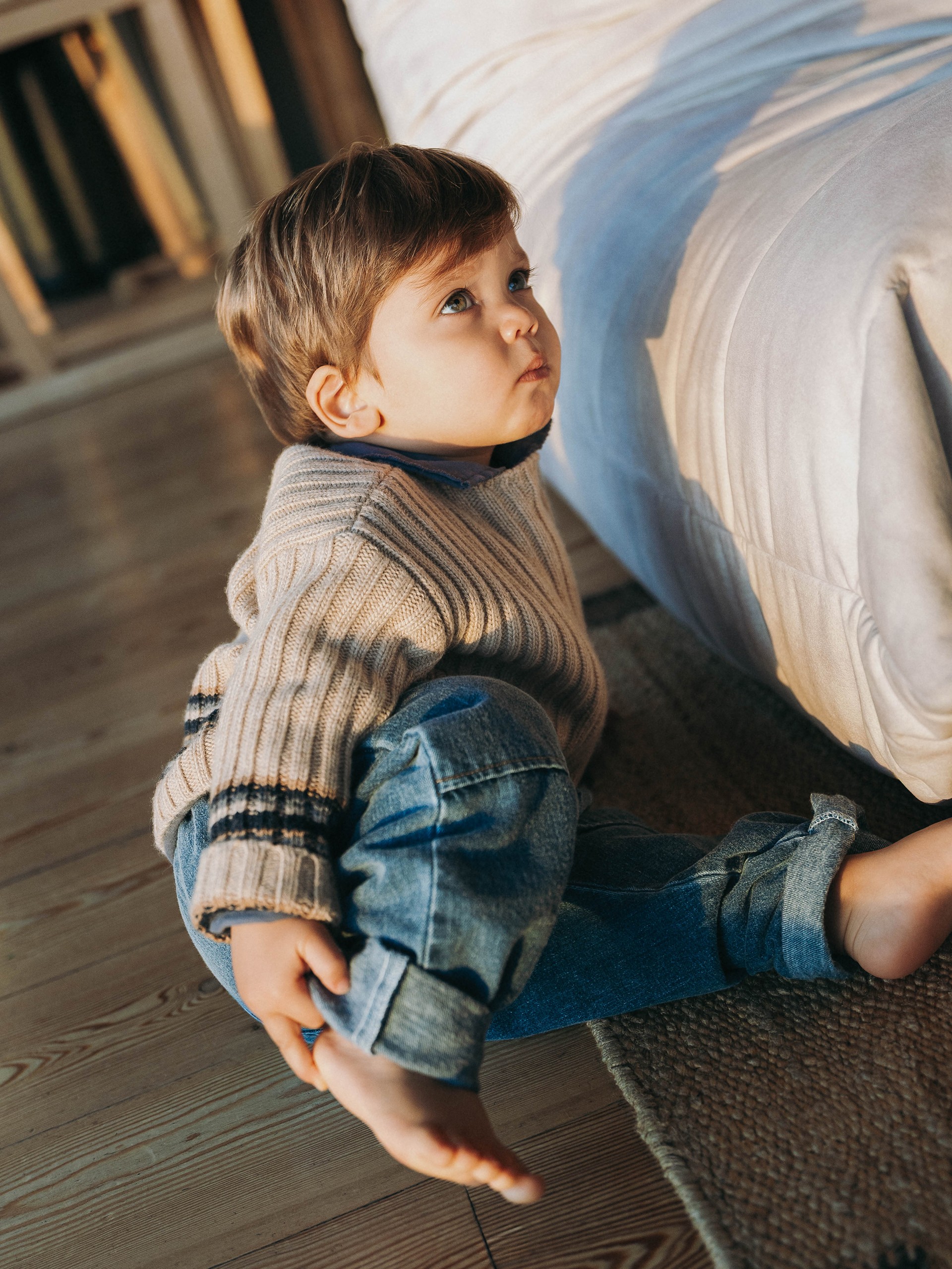 Calças pull-up em denim de algodão orgânico