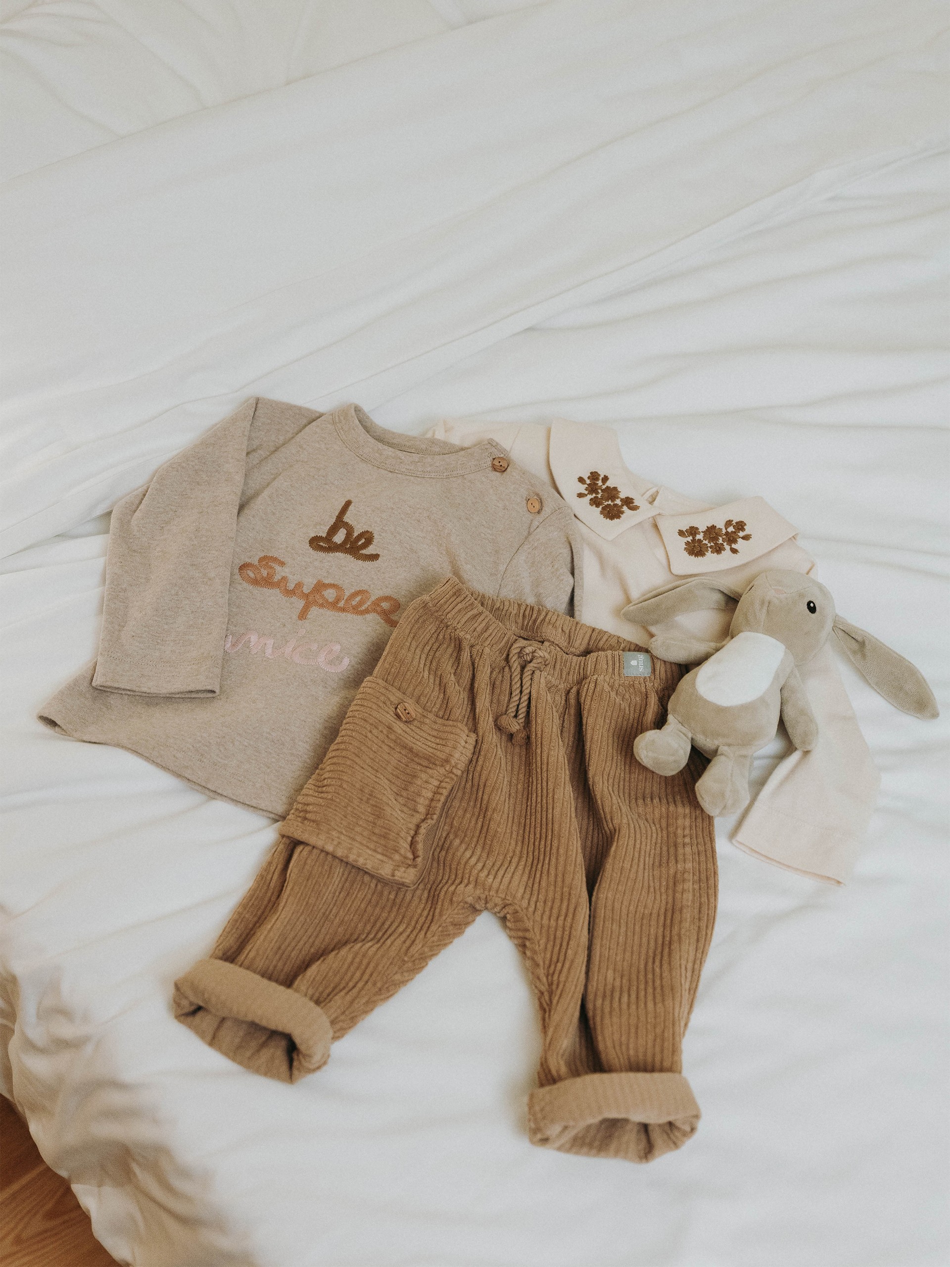 Pantalones pull-up en terciopelo acanalado con bolsillo