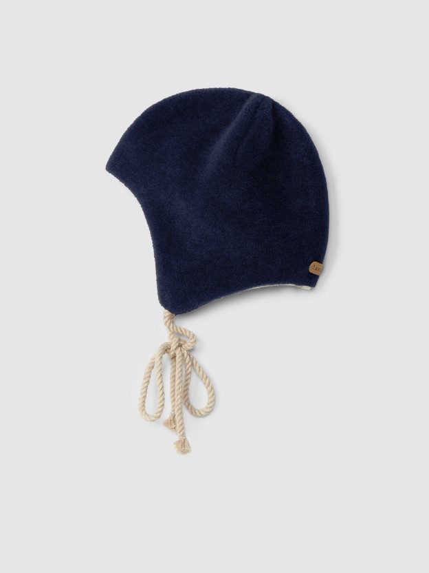 Fleece beanie with drawstring
