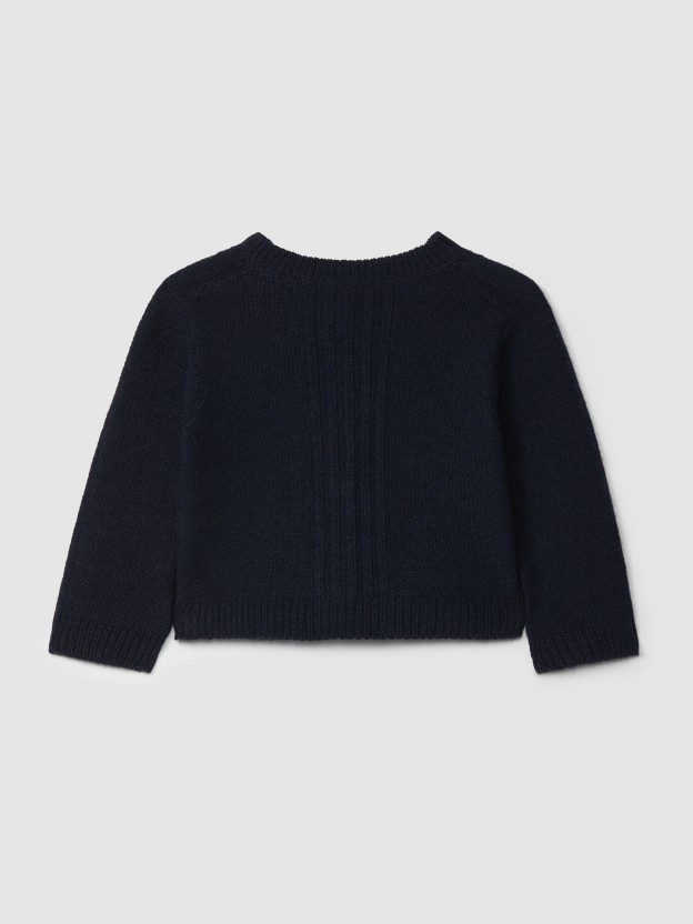Knitted cardigan crew neck with embossed stripes