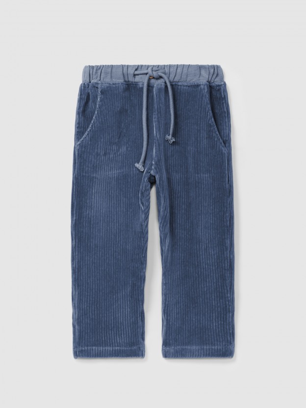 Pantalón en tejido tipo pana con tres bolsillos Pantalón en tejido tipo pana con tres bolsillos