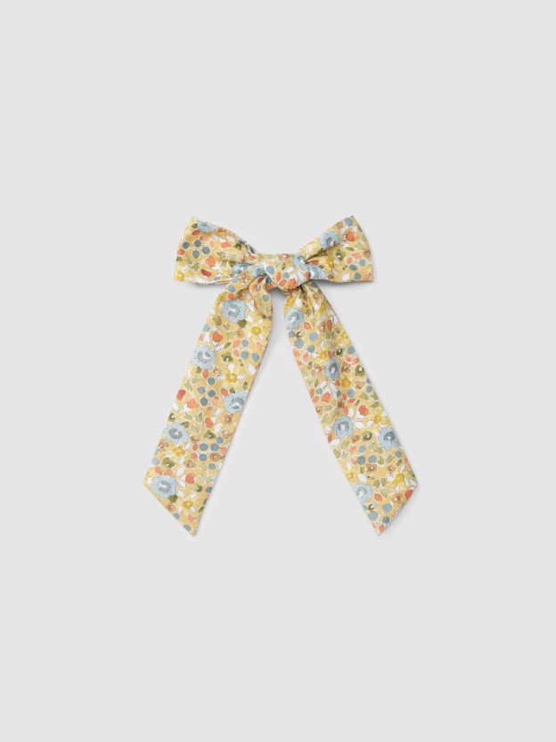 Fabric bow with large ends