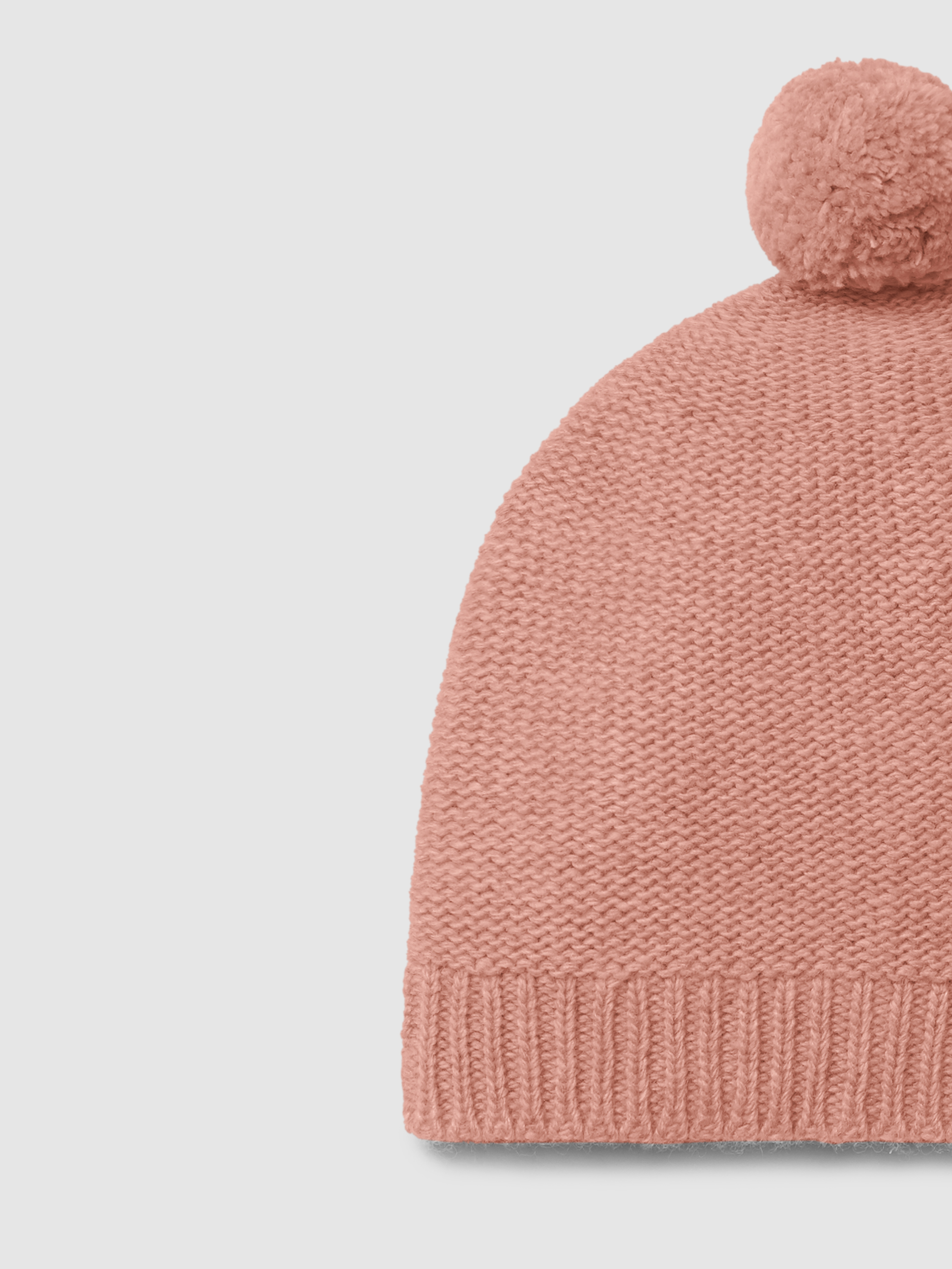 Gorro de punto con pompón