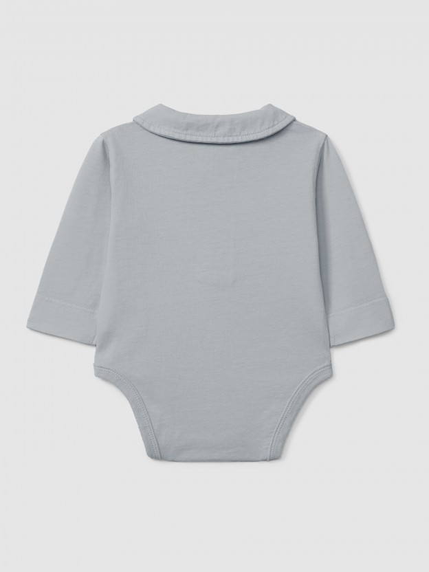 Body liso con cuello peter-pan en algodón orgánico Body liso con cuello peter-pan en algodón orgánico