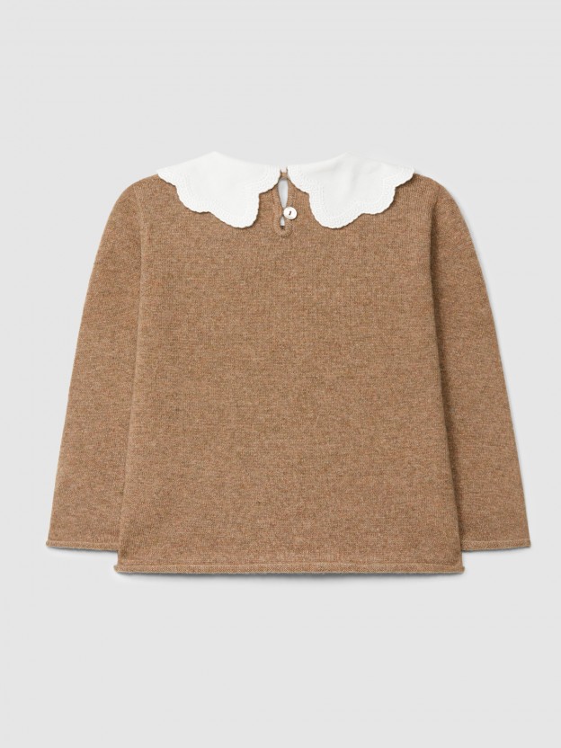 Pull tricot� � col brod�
