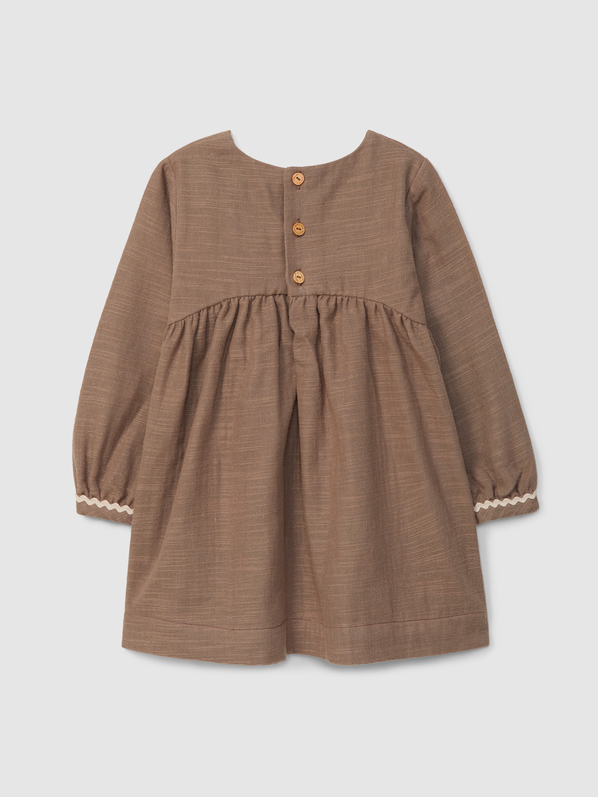 Vestido con detalle bordado y picunela