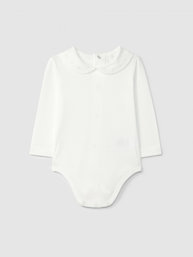 Body gola redonda com pintas bordadas Body gola redonda com pintas bordadas