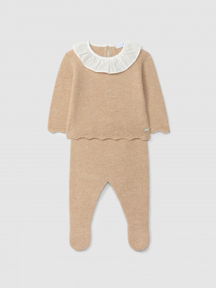 Knitted two-piece set with ruffled collar Knitted two-piece set with ruffled collar