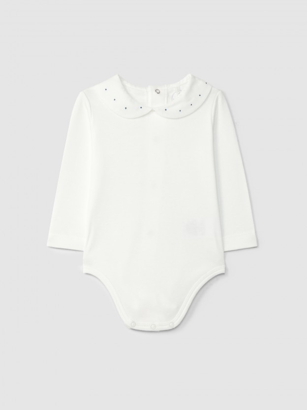 Body gola redonda com pintas bordadas Body gola redonda com pintas bordadas