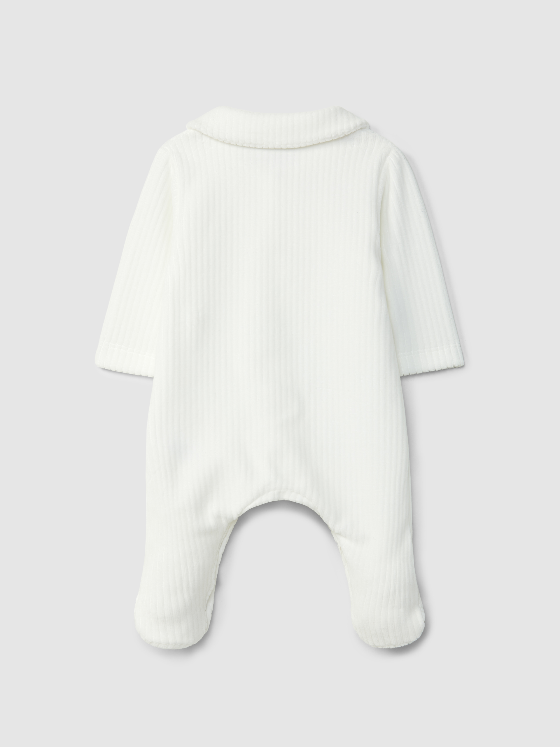 Babygrow gift box, beanie and burping blanket