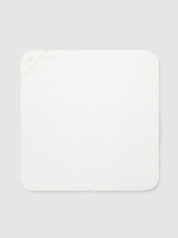 Pack de duas fraldas com detalhe bordado
