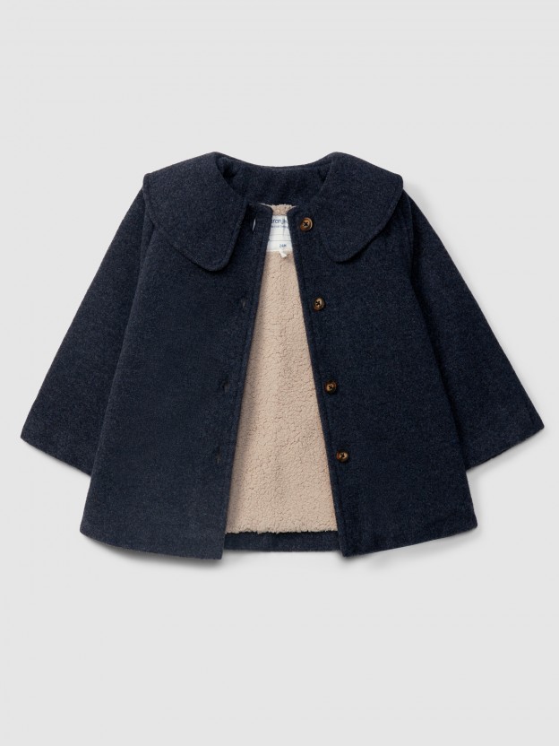 Wool overcoat with collar. Wool overcoat with collar.